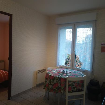 Appartement Chez Fabienne T1 à Le Breuil-sur-Couze Extérieur photo