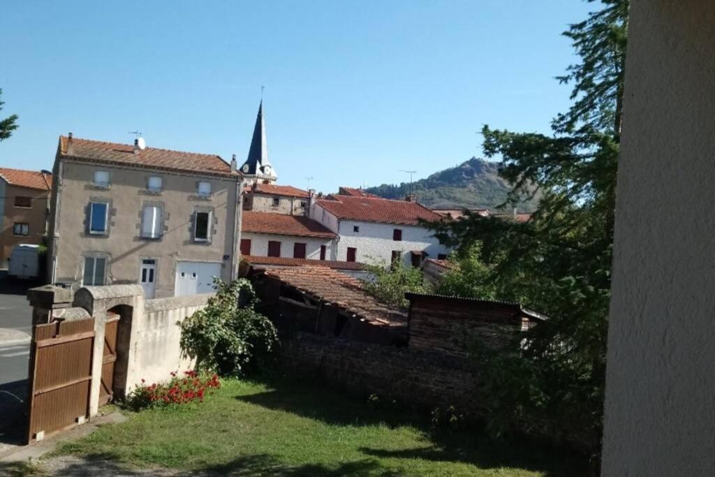 Appartement Chez Fabienne T1 à Le Breuil-sur-Couze Extérieur photo