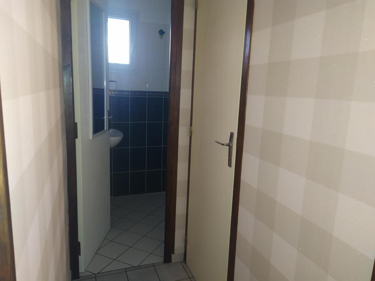 Appartement Chez Fabienne T1 à Le Breuil-sur-Couze Extérieur photo